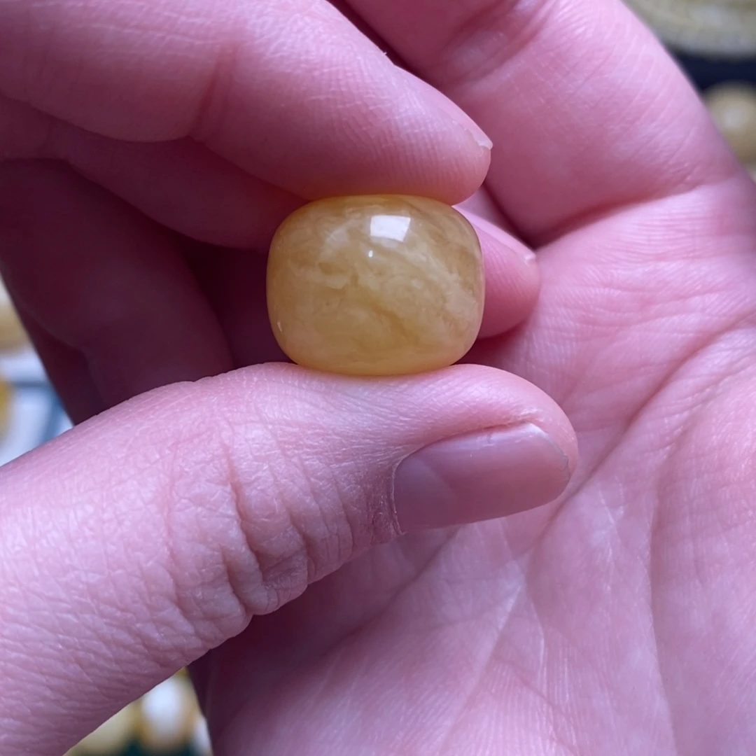 老***。蜜蜡未镶嵌珠宝奇石