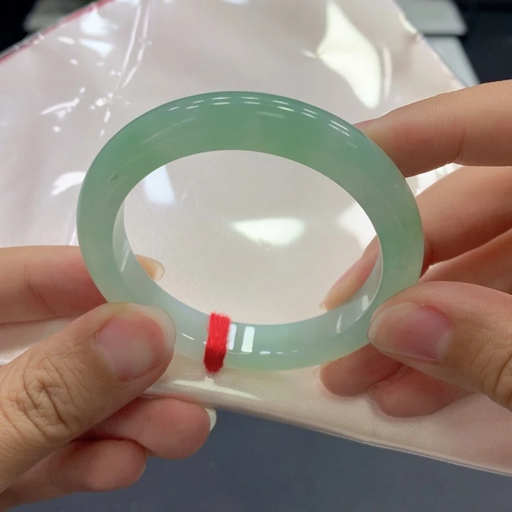 翡翠手镯未镶嵌快****子翡翠