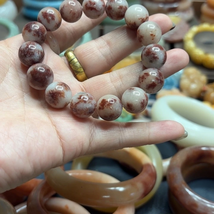 石英岩玉合金颈饰