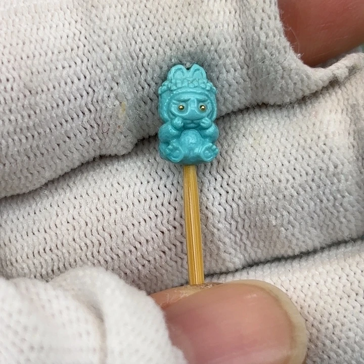 绿松石未镶嵌挂件