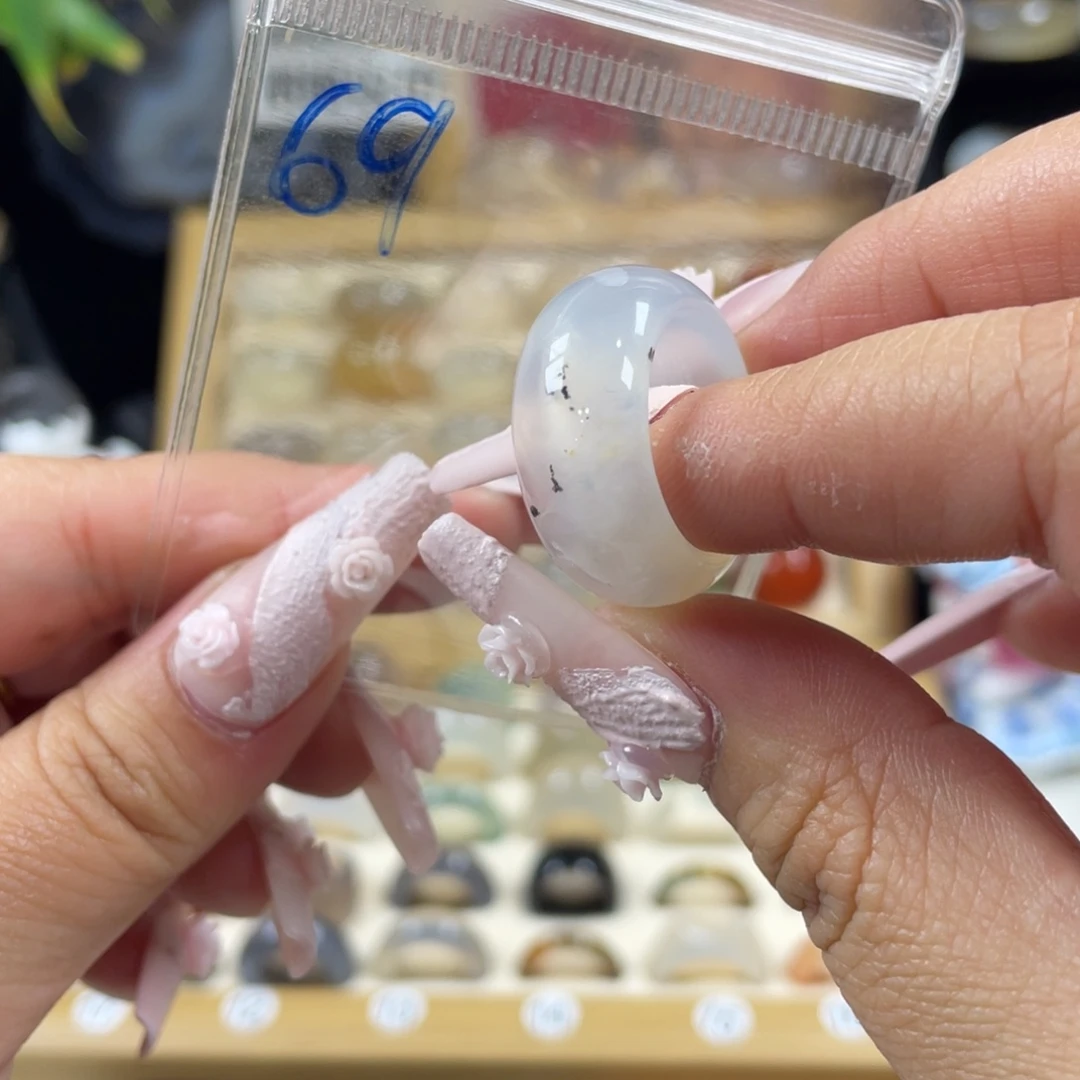 玛瑙/玉髓未镶嵌戒指69号港码18直径18.3（非质量问题.不退不换）