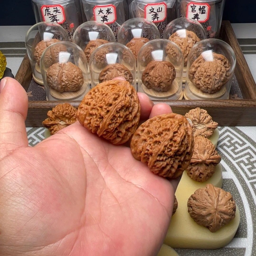 秋***文玩核桃吊坠41精品三角南疆石