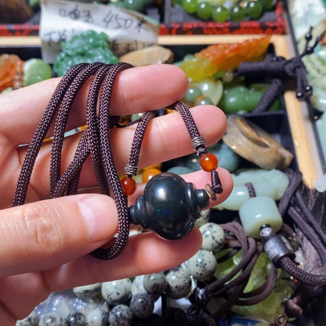 岫岩老玉（透闪石质玉）未镶嵌颈饰