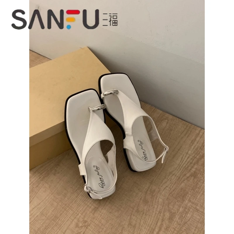 小众高级金属套趾休闲凉拖鞋女2025夏新款露趾软面凉鞋夏季夹趾