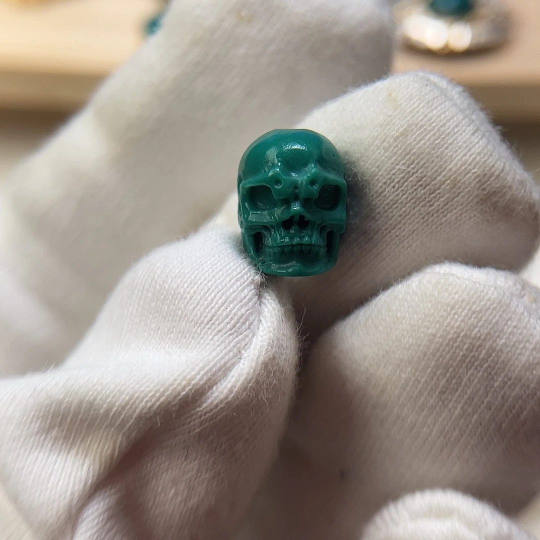 绿松石未镶嵌袁威翔骷髅卡9.8