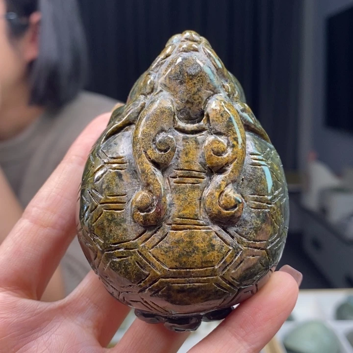 岫岩河磨玉（透闪石质玉）颈饰未镶嵌