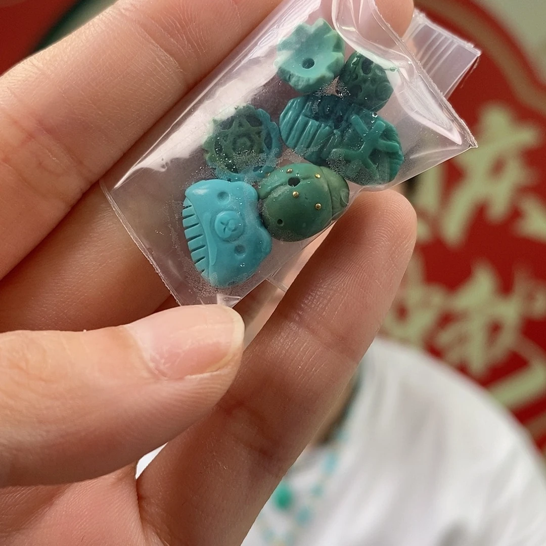 绿松石未镶嵌珠宝奇石