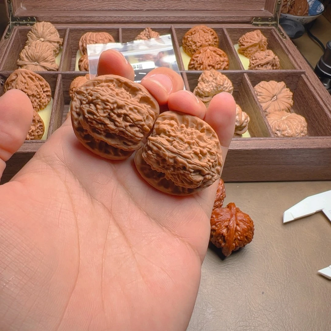 吊坠文玩核桃三角白