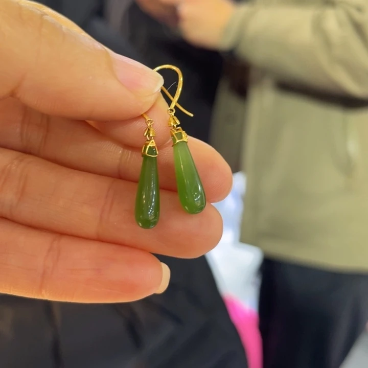 和田玉18K金镶嵌耳饰