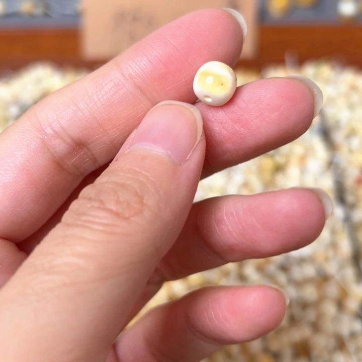 蜜蜡未镶嵌裸石8mm一个