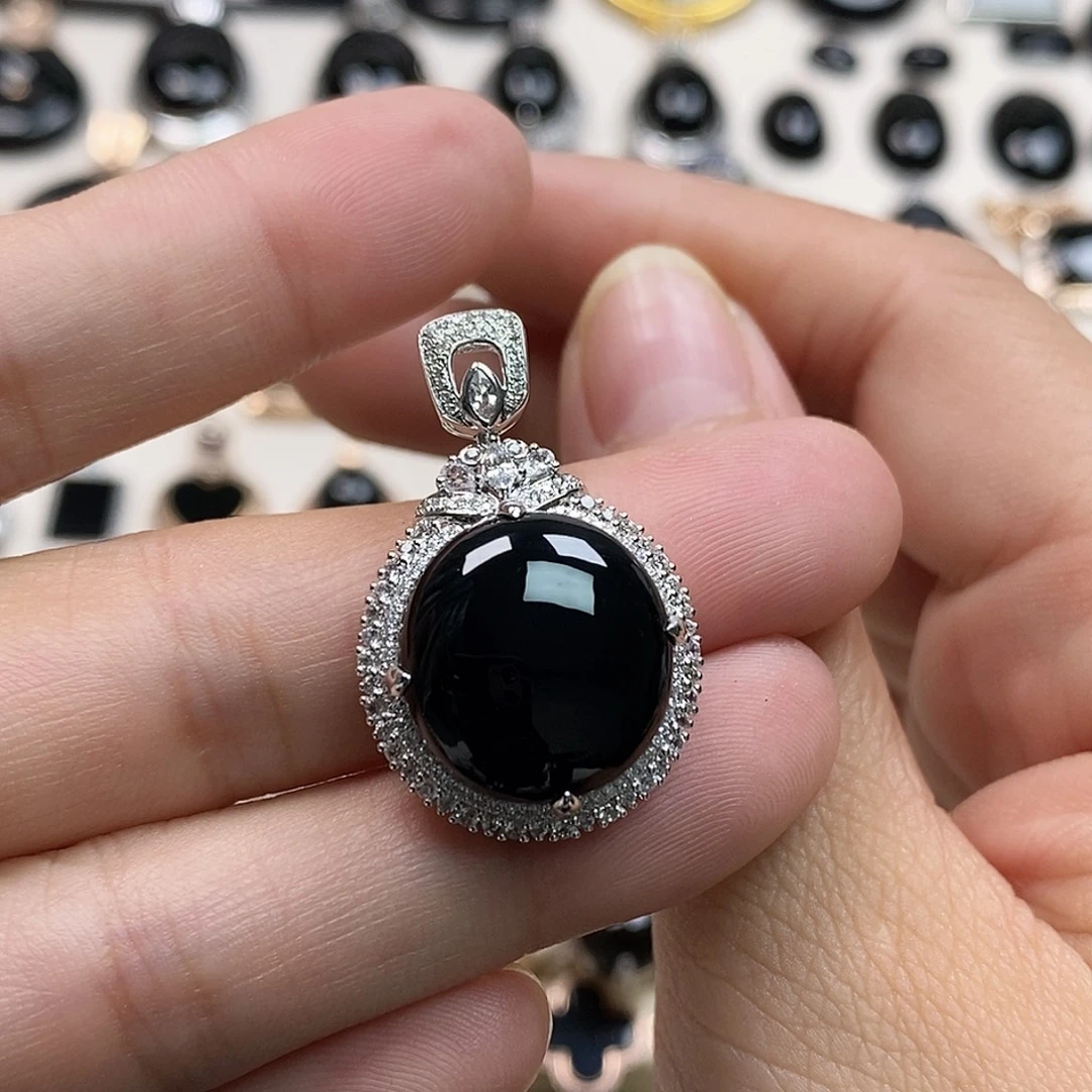 翡翠18K金镶嵌耳饰