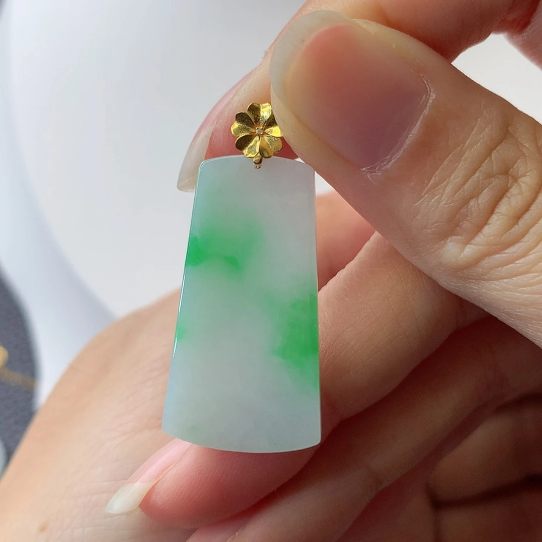 【闪购商品】吊坠(赠链)18K金镶嵌翡翠