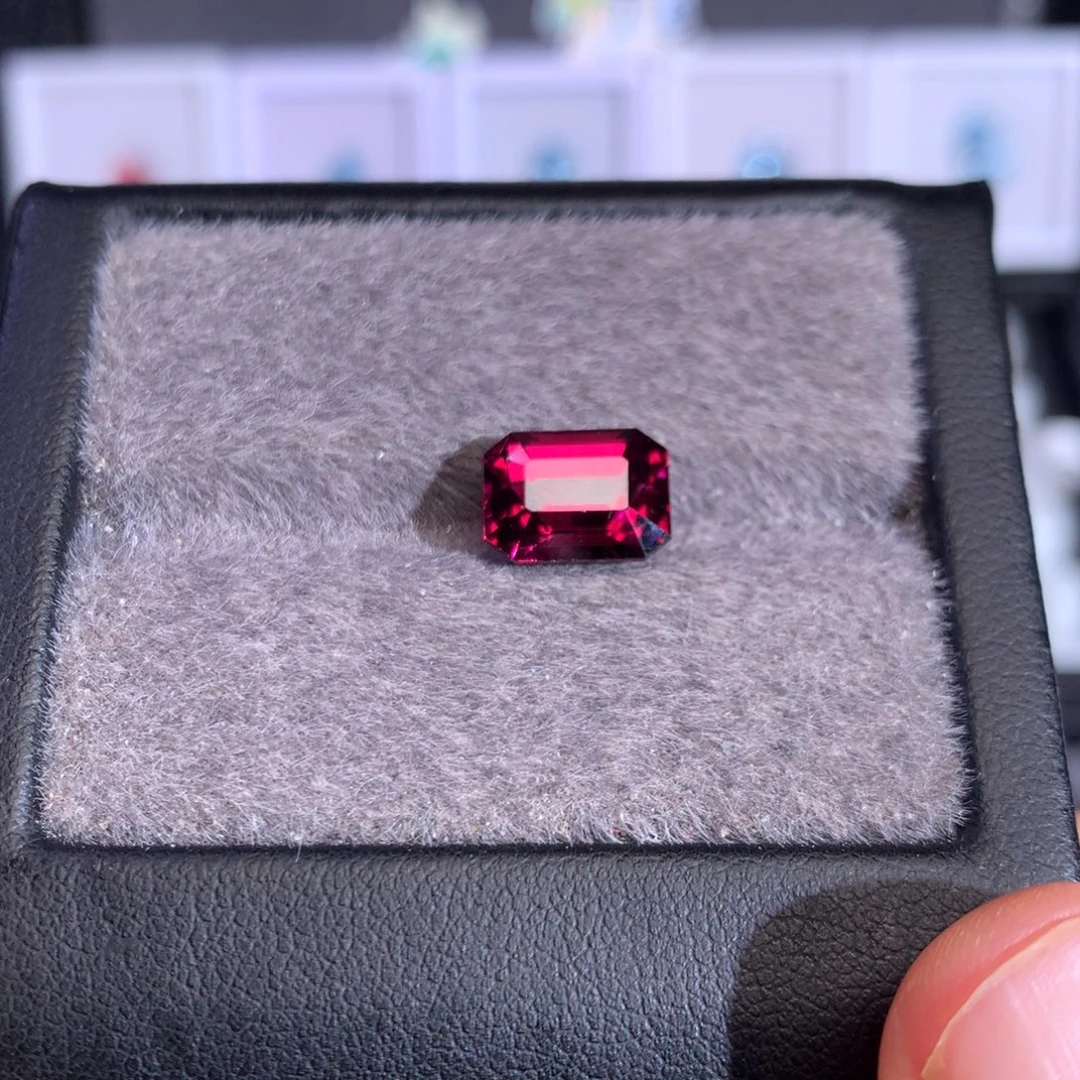 珠宝半成品石榴石（紫牙乌）未镶嵌4.185ct