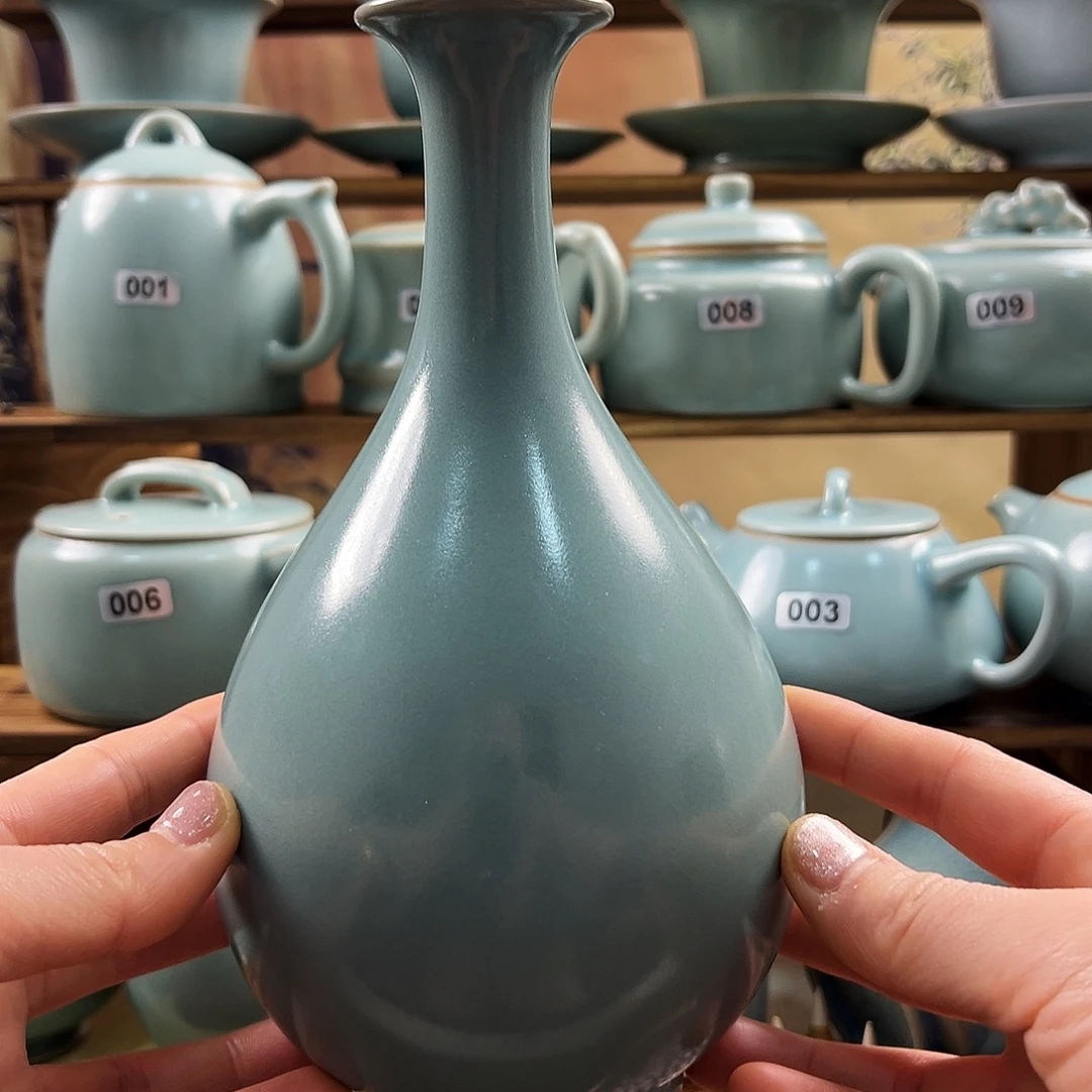 仿古釉玉壶春瓶微瑕