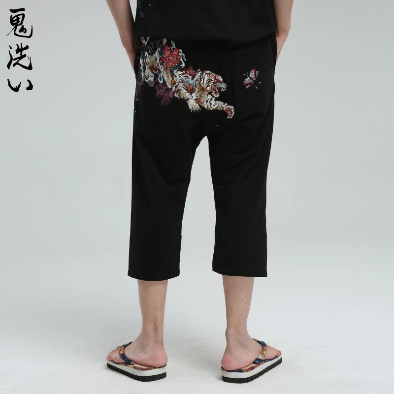 ONIARAI/鬼洗泥棒蓝白虎扑蝶印绣花男士休闲针织七分裤 N540049