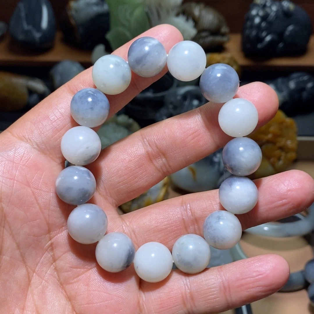 和田玉未镶嵌把件