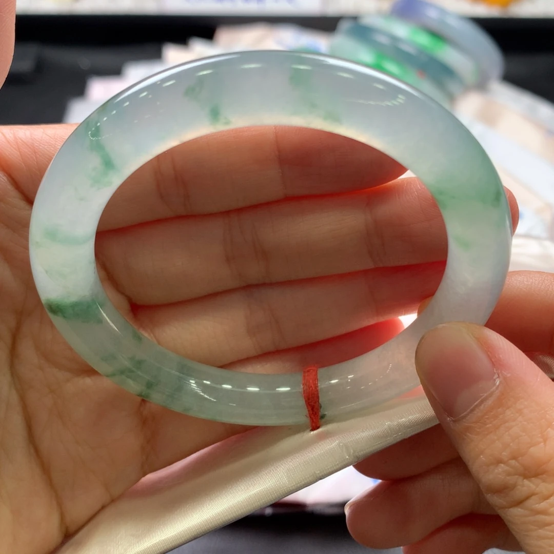 翡翠未镶嵌手镯32号有纹裂