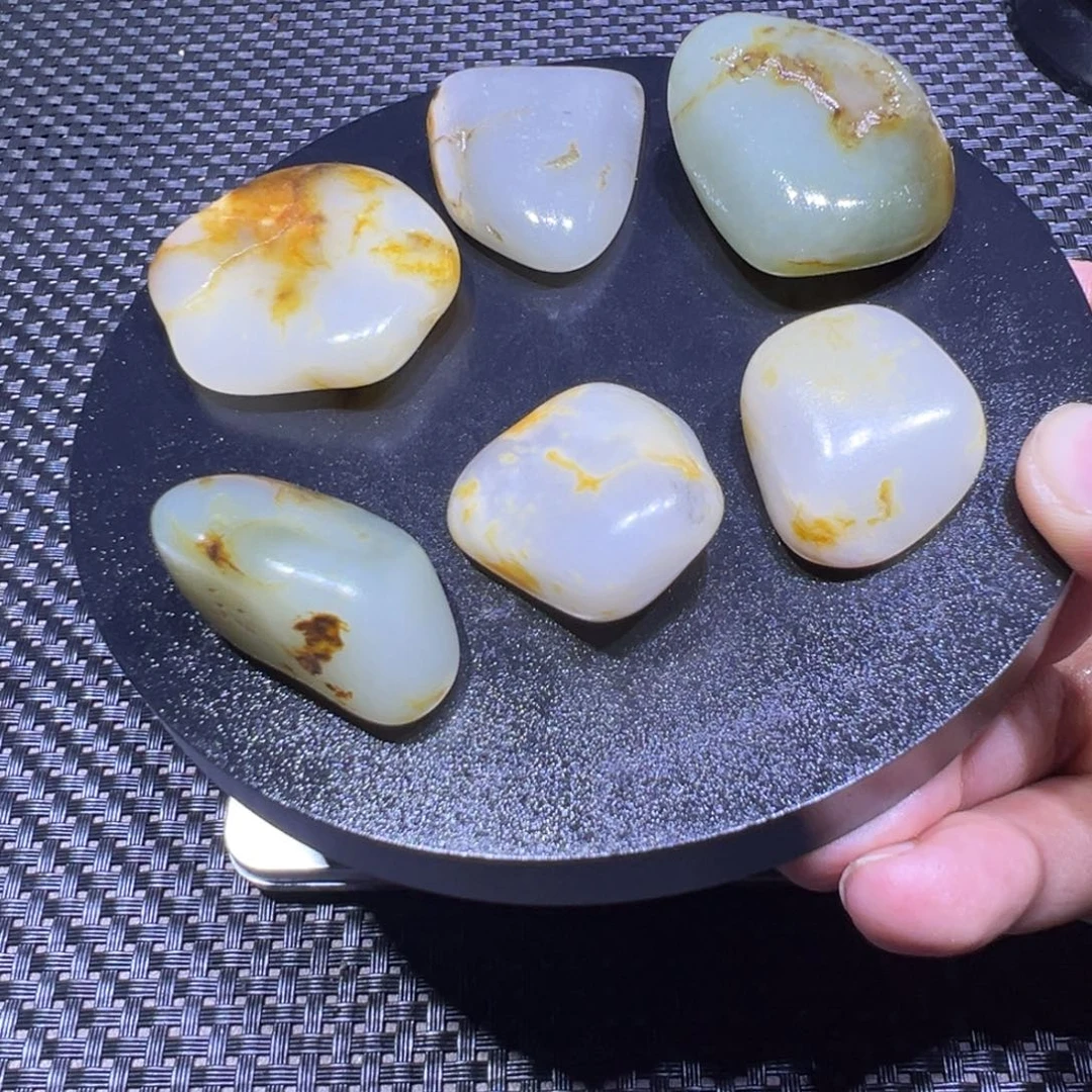 吊坠(不含链)未镶嵌和田玉（子料）132