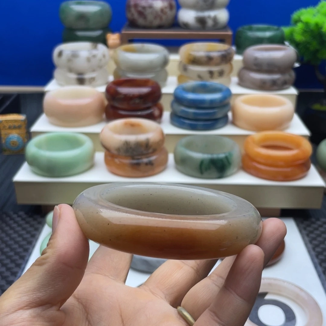 石英质玉未镶嵌手镯