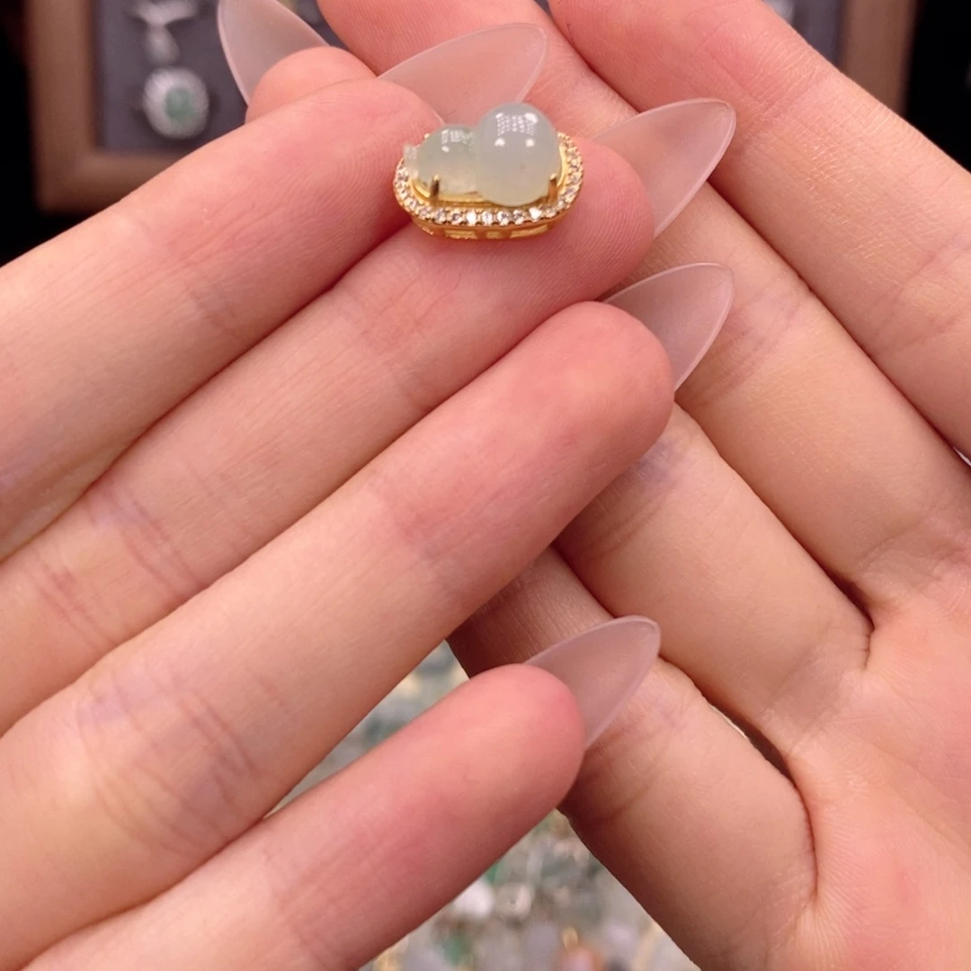 翡翠挂件未镶嵌你有