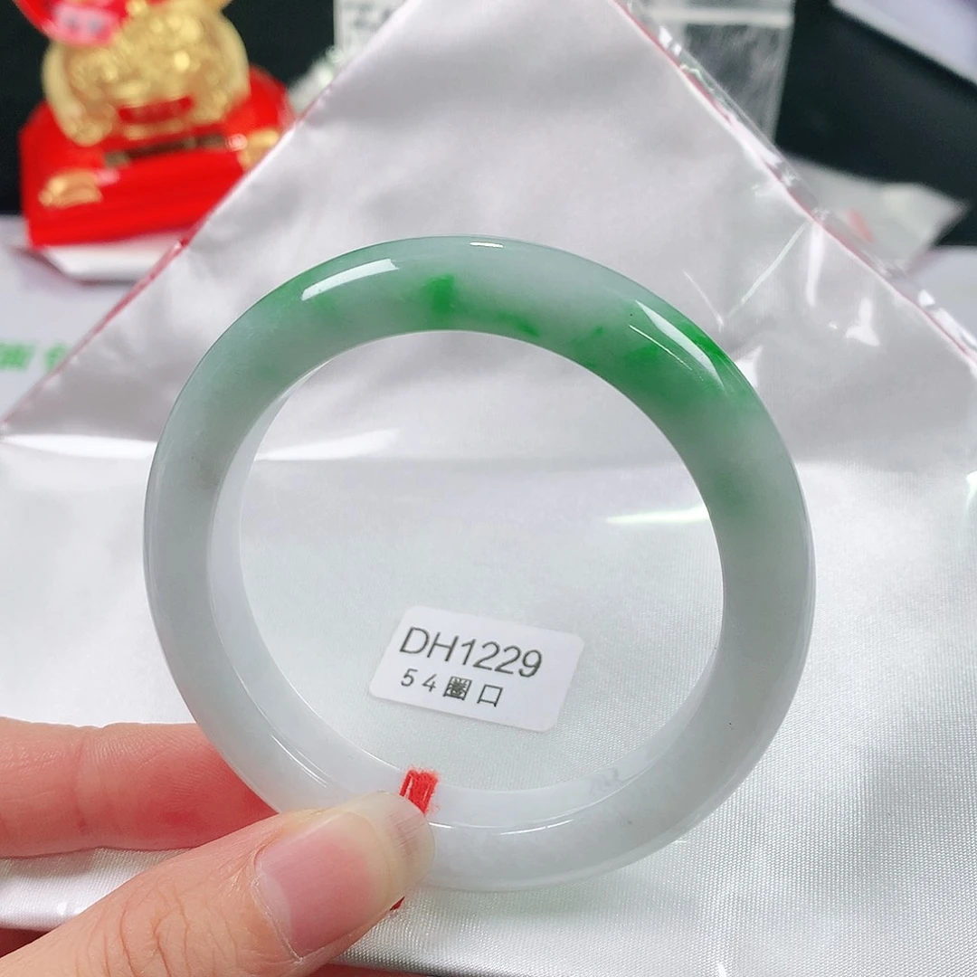 翡翠手镯未镶嵌  编号DH1229 正圈54