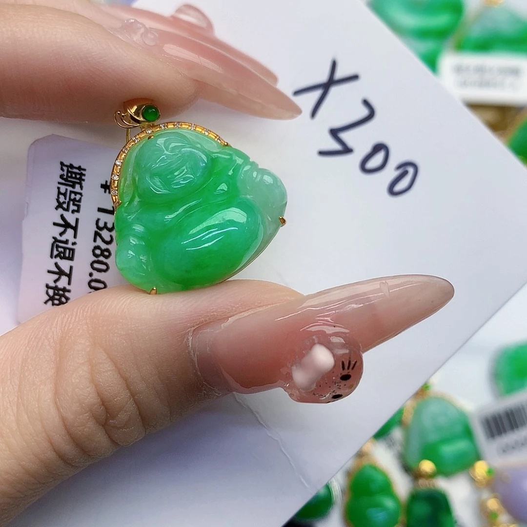 翡翠18K金镶嵌颈饰