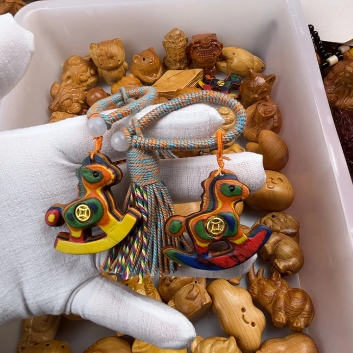 木彩虹木瑕疵小马钥匙扣一对