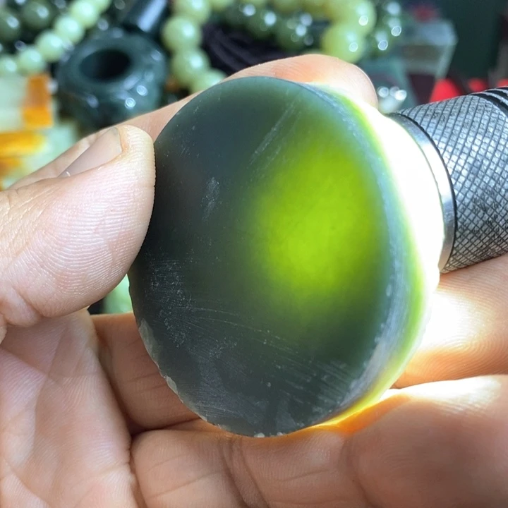 和田玉（糖玉）未镶嵌珠宝奇石