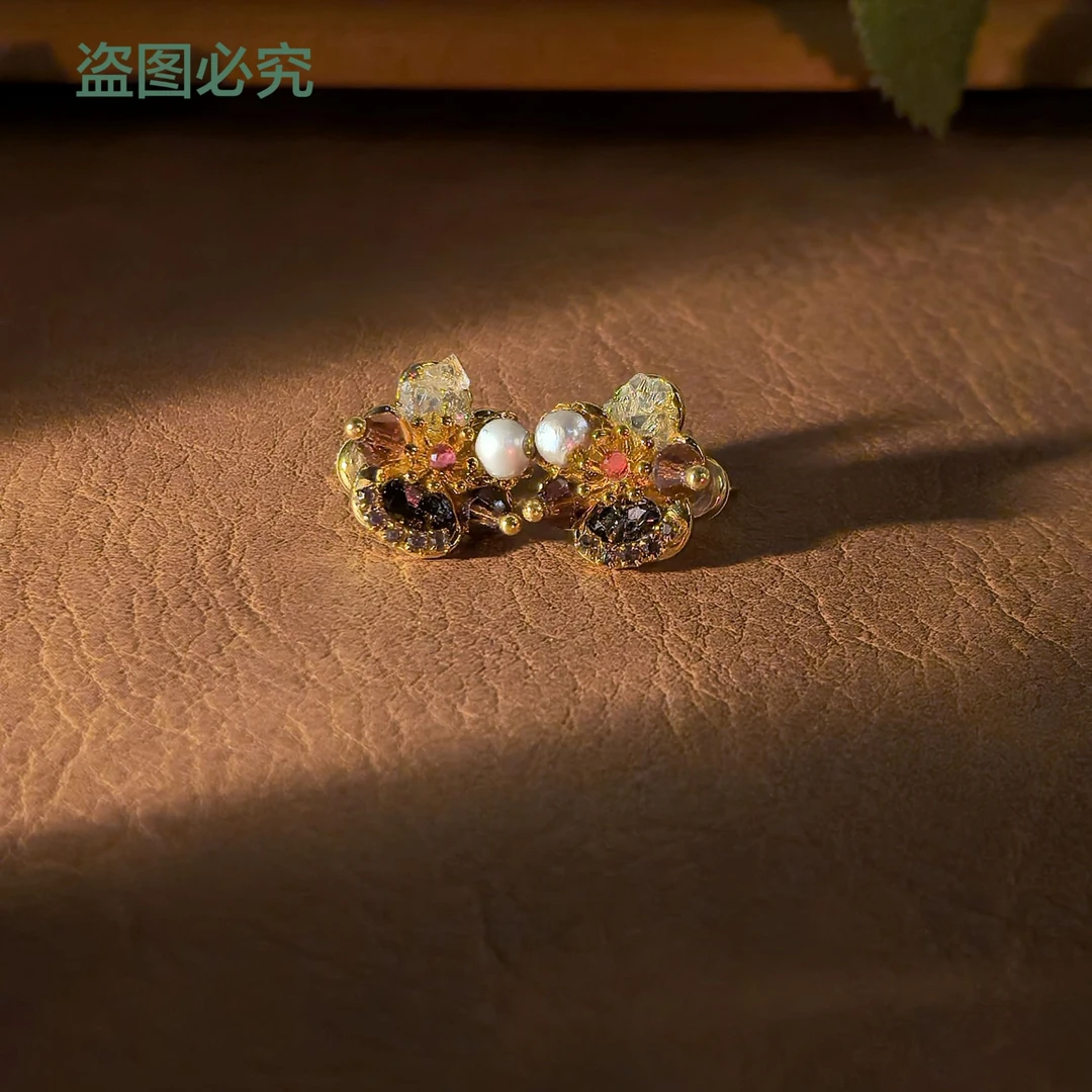 铜合金仿珍珠耳饰 天然淡水珍珠彩锆花朵雅韵五瓣花耳环轻奢高级