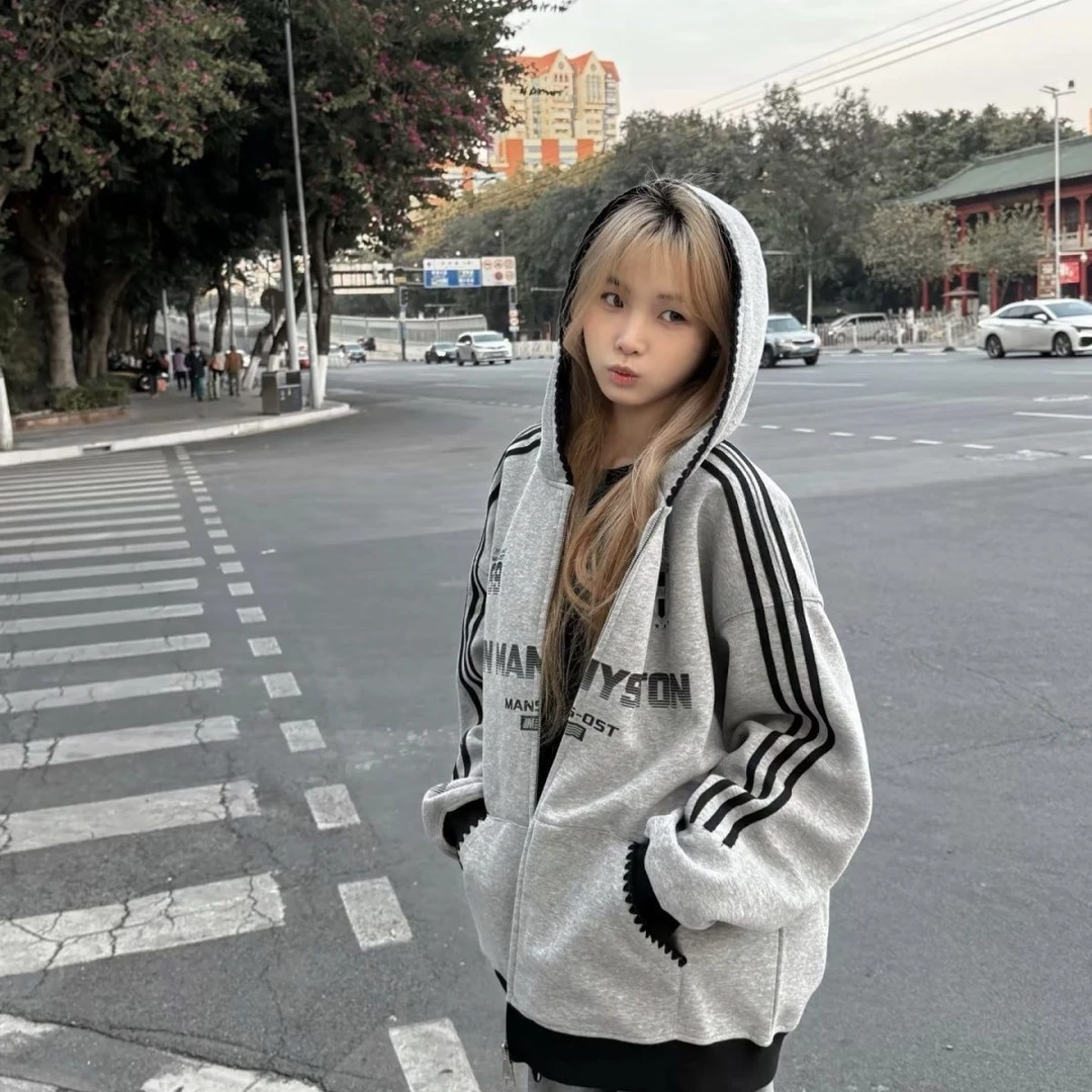 潮牌复古三条杠美式高街运动连帽卫衣女早秋宽松薄款情侣百搭上衣