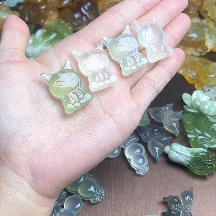 蛇纹石玉颈饰未镶嵌开****?