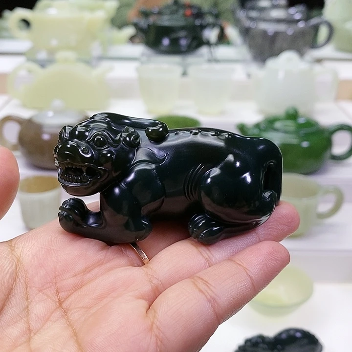 未镶嵌和田玉挂件木**行貔貅