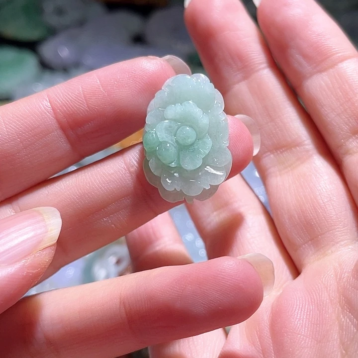 颈饰未镶嵌翡翠天