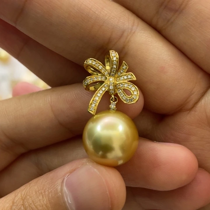 18K金镶嵌海水珍珠吊坠(赠链)12.9-13mm