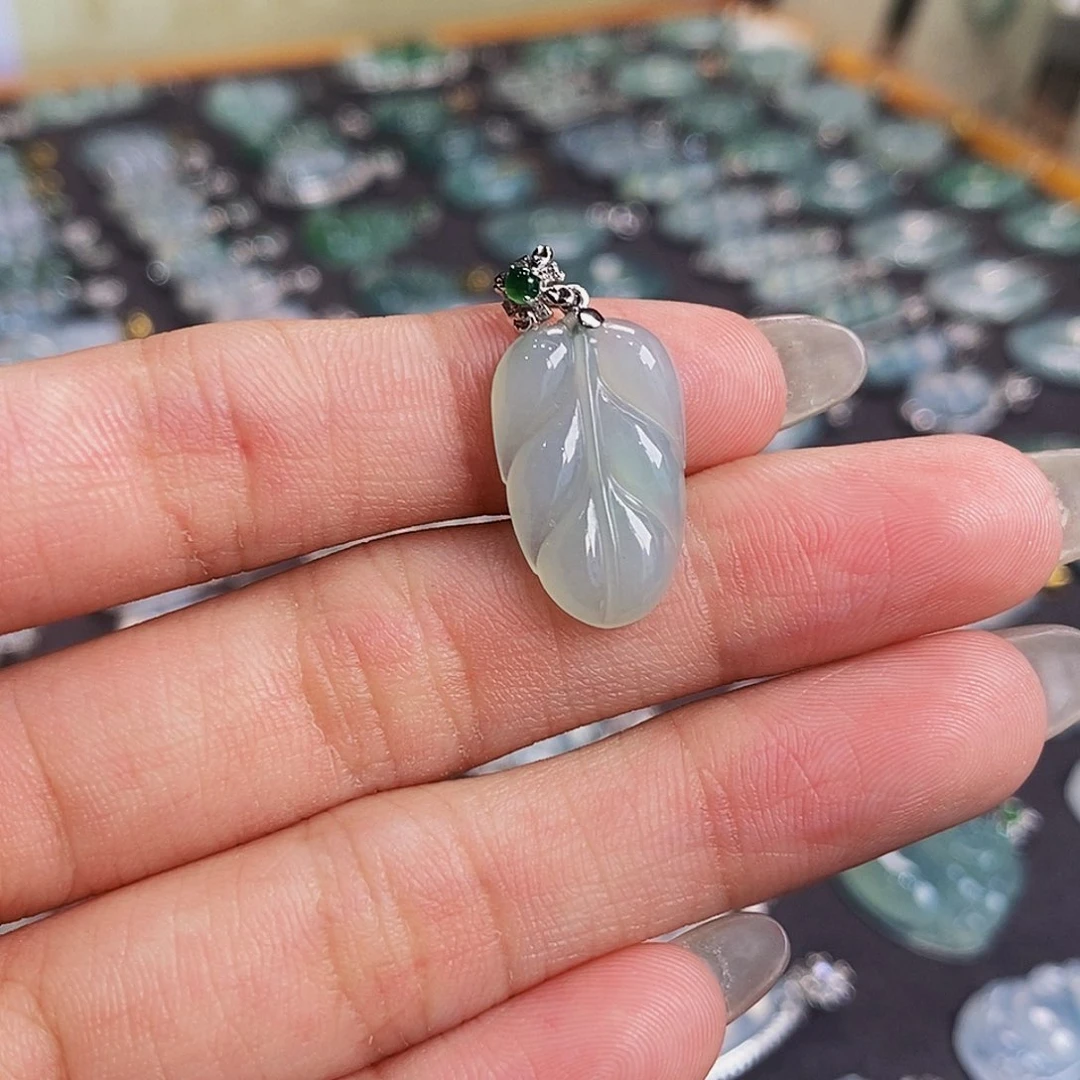 翡翠18K金镶嵌吊坠(赠链)天然缅甸A货翡翠叶子