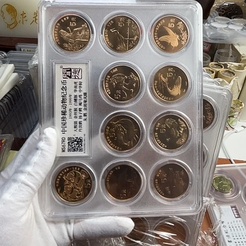 其他普通金属珍稀动物评级套装，，，，，