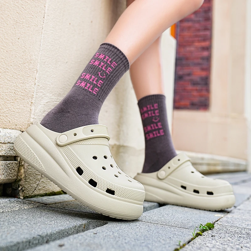 泡芙洞洞鞋女款夏季外穿网红爆款防滑防臭厚底沙滩凉拖云朵洞洞鞋