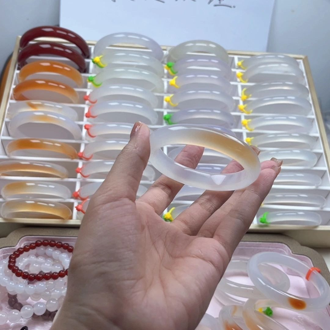 林****玛瑙/玉髓手镯未镶嵌