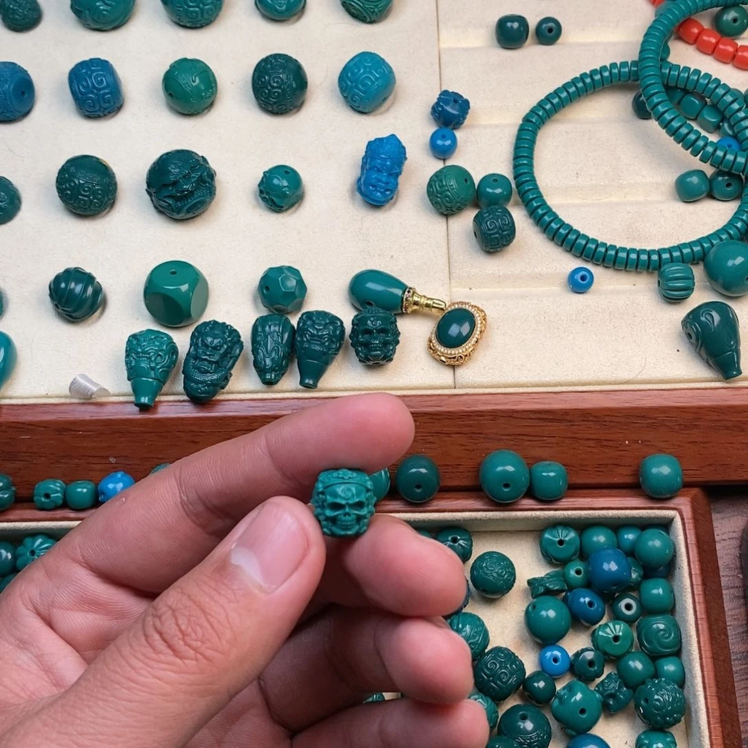 琉璃颈饰12三面骷髅老油绿