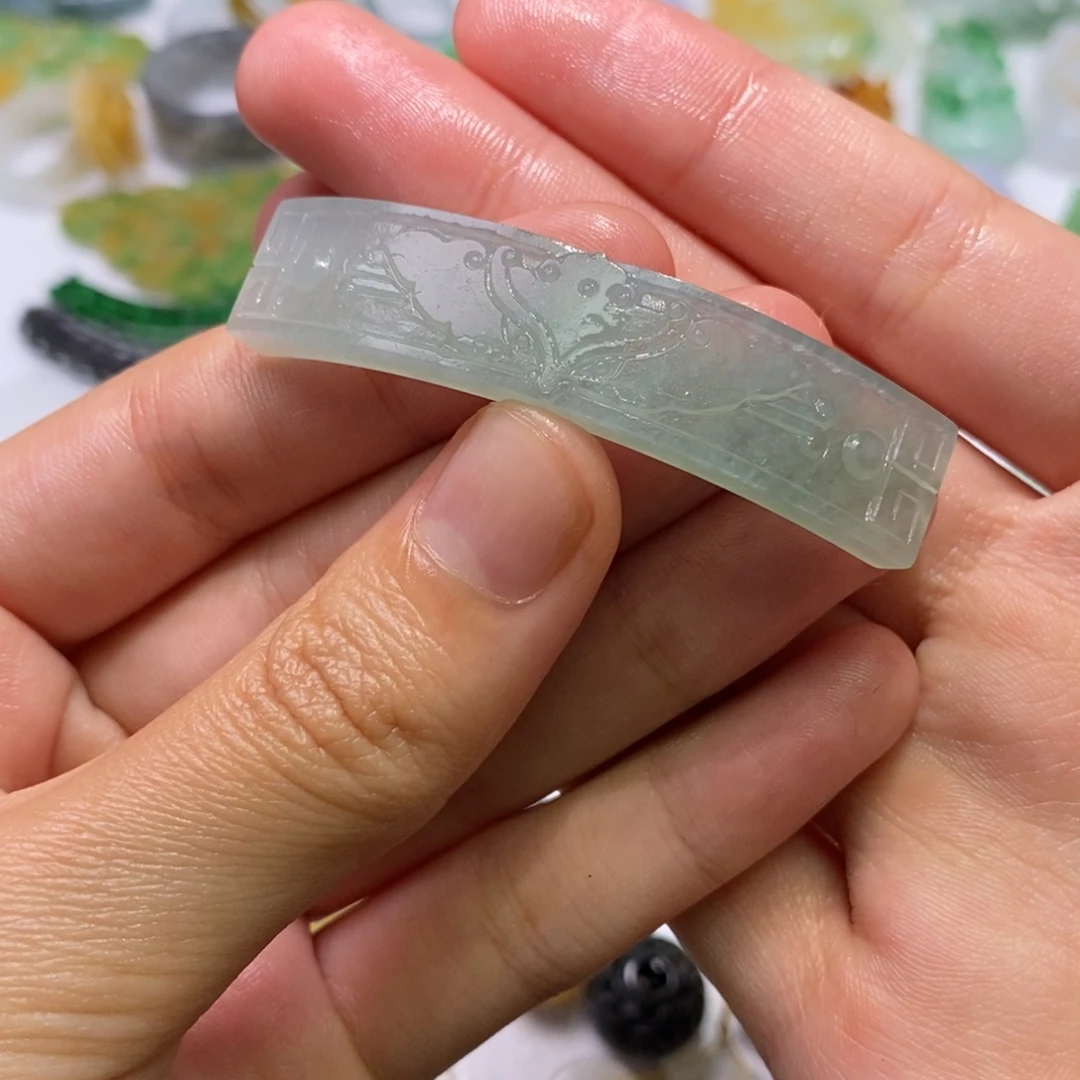 定制翡翠未镶嵌手牌