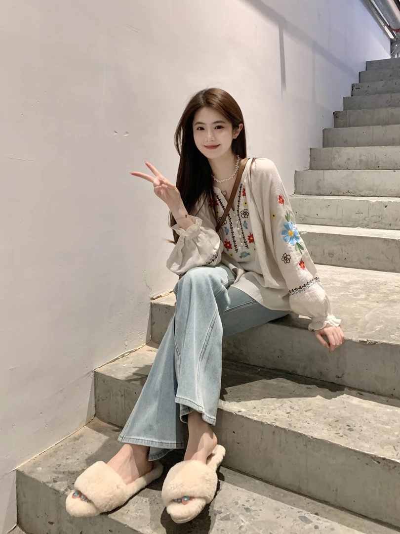 2025夏季新款波西米亚风温柔刺绣百搭衬衫上衣女搭配牛仔裤两件套