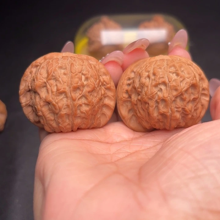 把件桃核43.5血麒麟