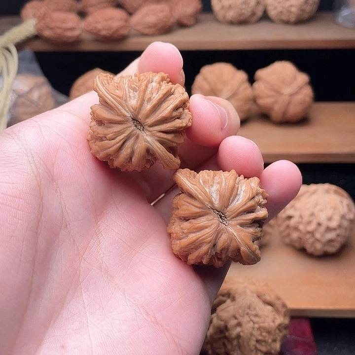 吊坠文玩核桃38毕业红皮山地四座楼