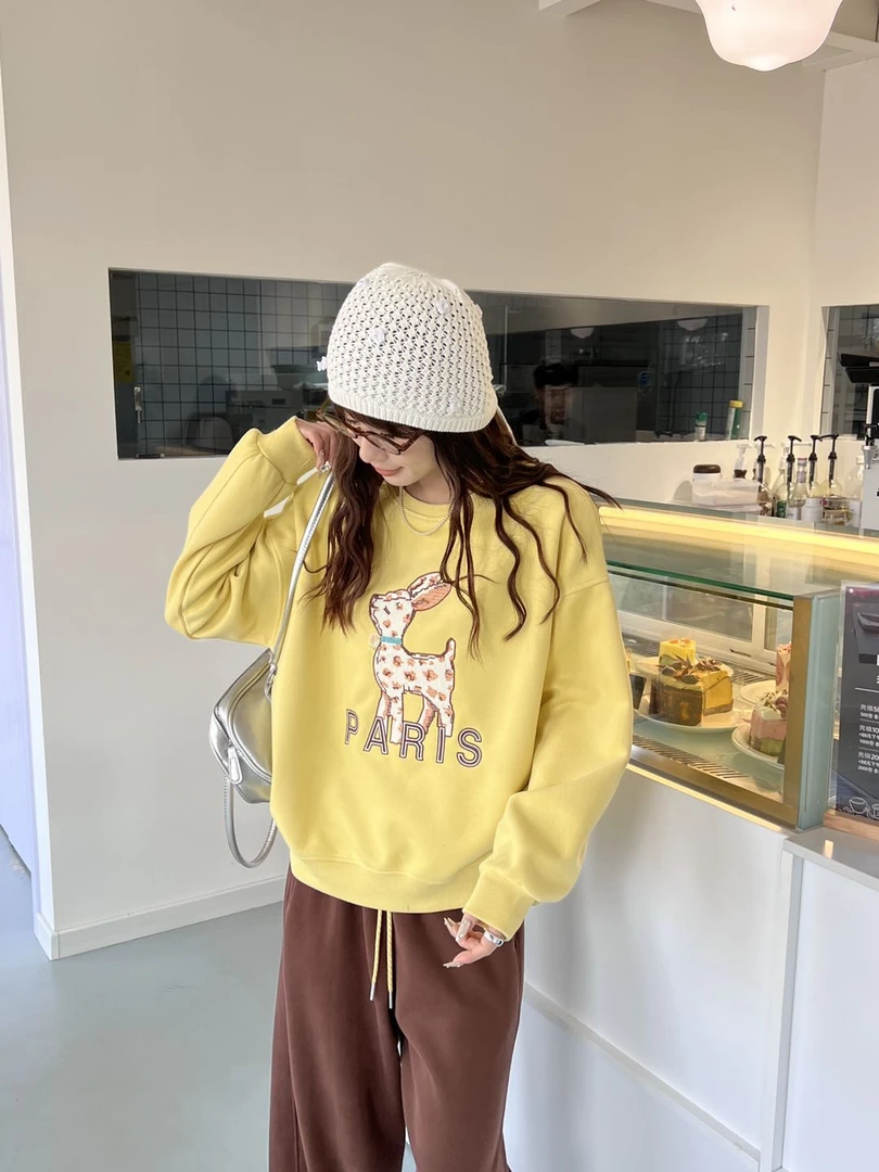 020【春季新款】字母PARIS豹纹小鹿韩版休闲百搭圆领卫衣（8608）
