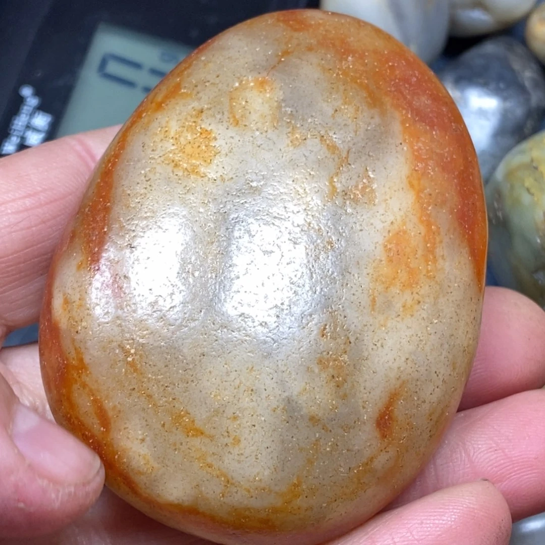 和田玉挂件足铂镶嵌