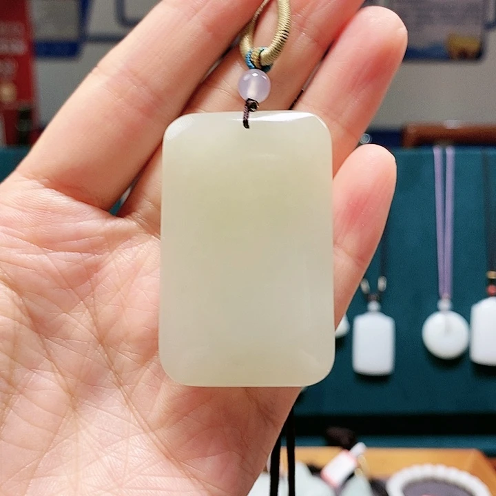 【闪购商品】颈饰未镶嵌和田玉