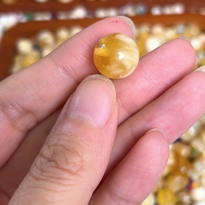 未镶嵌蜜蜡裸石12.7mm一个