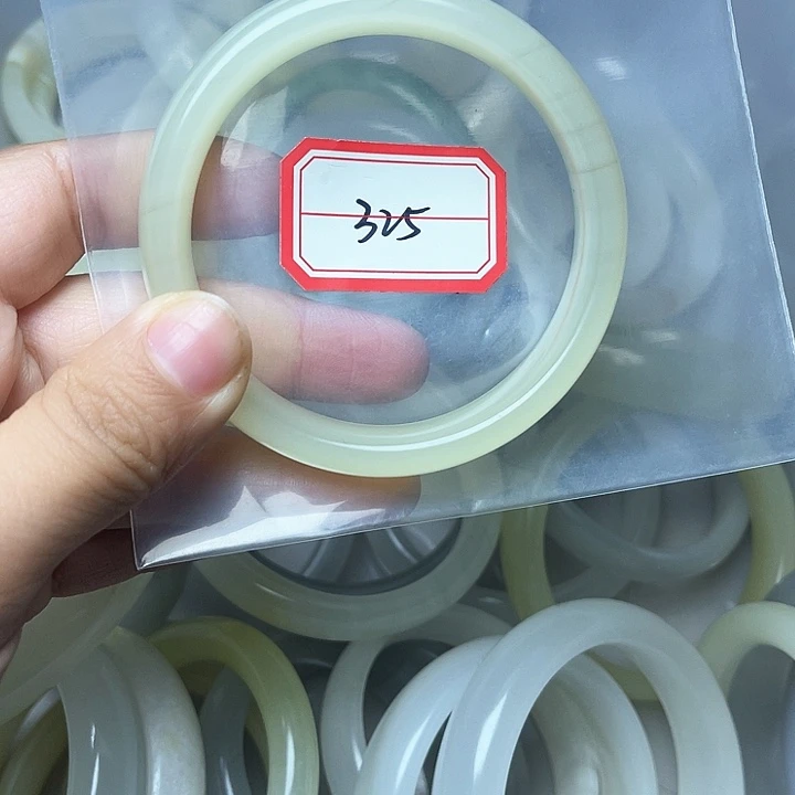 石英质玉手镯未镶嵌325