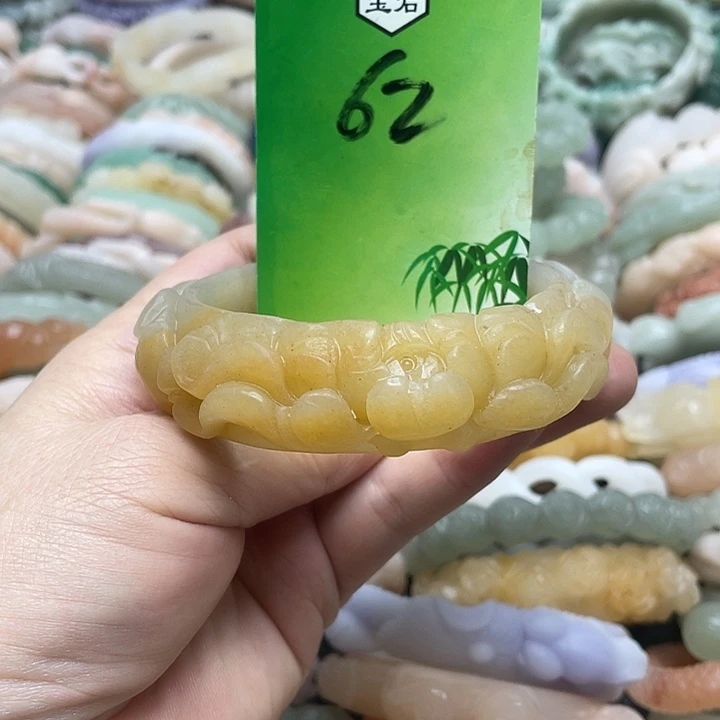 未镶嵌手镯石英岩玉