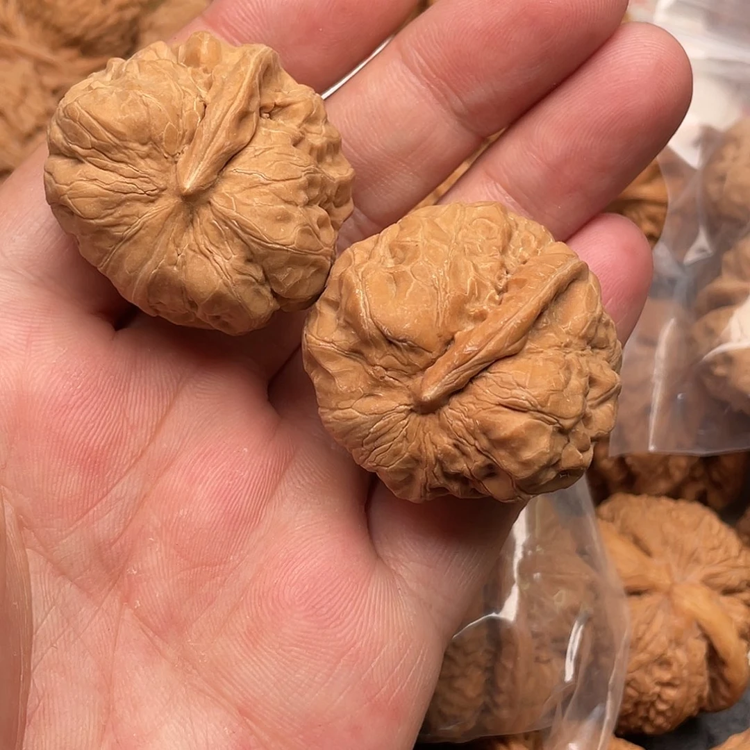 文玩核桃吊坠菊*羲一根筋